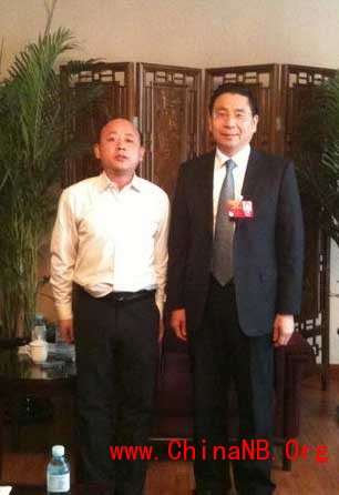 郑杰全国人大代表、中国移动安徽公司总经理郑杰(右)与新浪科技康钊  